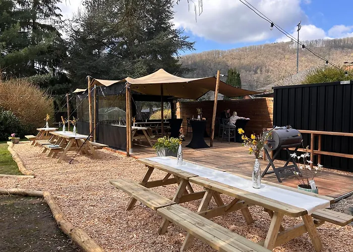 Glamping Les Arpents Verts אתר קמפינג Yvoir